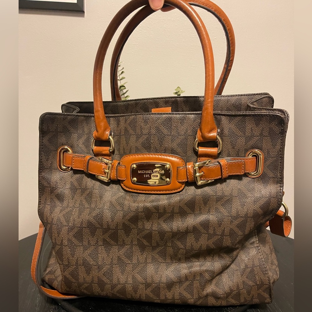 Authentic Michael Kors Handbag 🤎